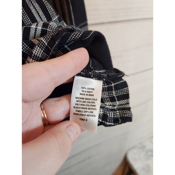 A.n.a Women's Black White Plaid Long‎ Sleeve Button Down Shirt Size Small - Picture 4 of 6